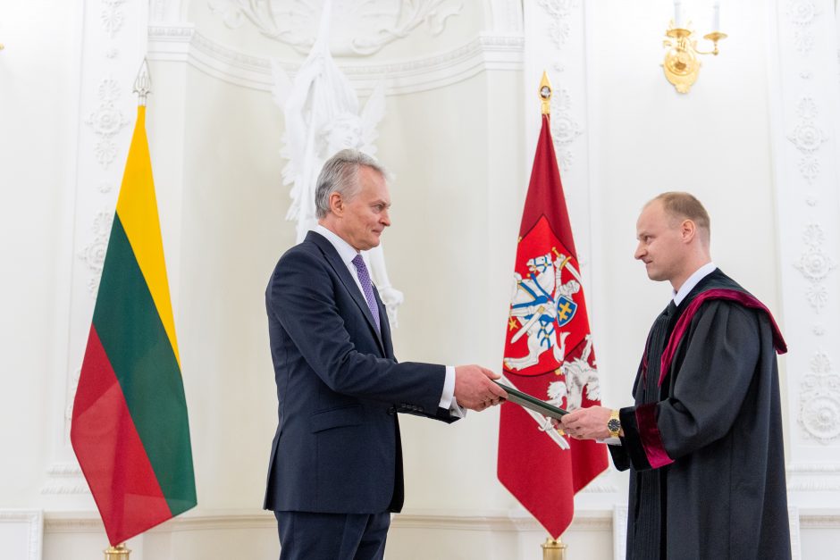 G. Nausėda priėmė naujų Vilniaus miesto ir regiono apylinkių teisėjų priesaikas
