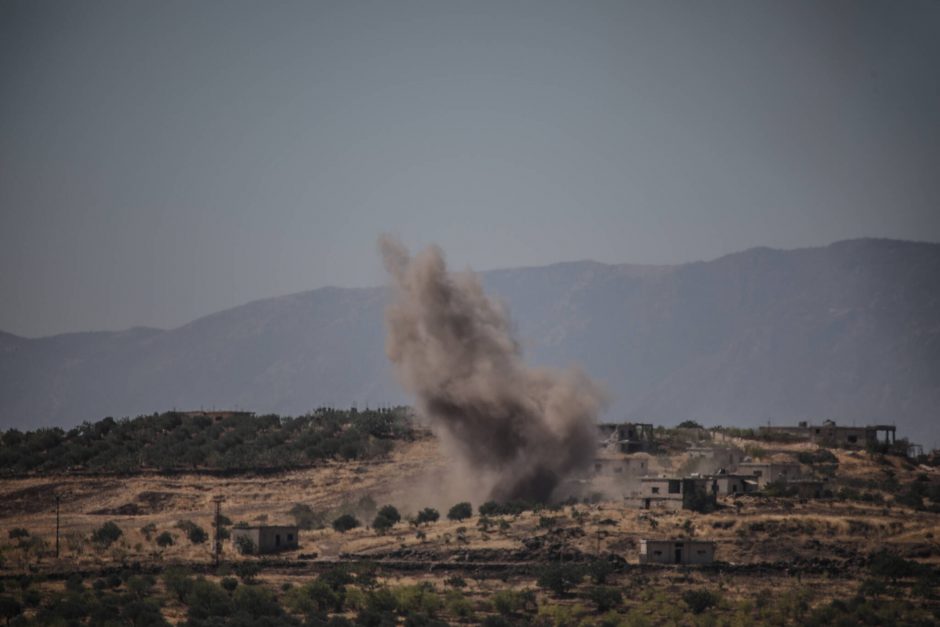 Sirijos Rakoje per IS ir vyriausybės pajėgų susirėmimus žuvo 28 žmonės 