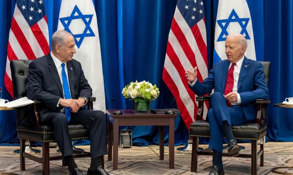 Baltieji rūmai: J. Bidenas telefonu pasikalbėjo su Izraelio premjeru 