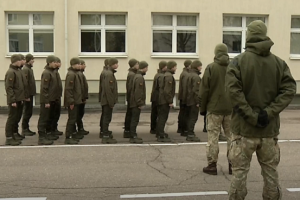 Trijose Vilniaus gimnazijose – jaunojo kariūno-lyderio ugdymo programa: pradėjo mokytis devintokai